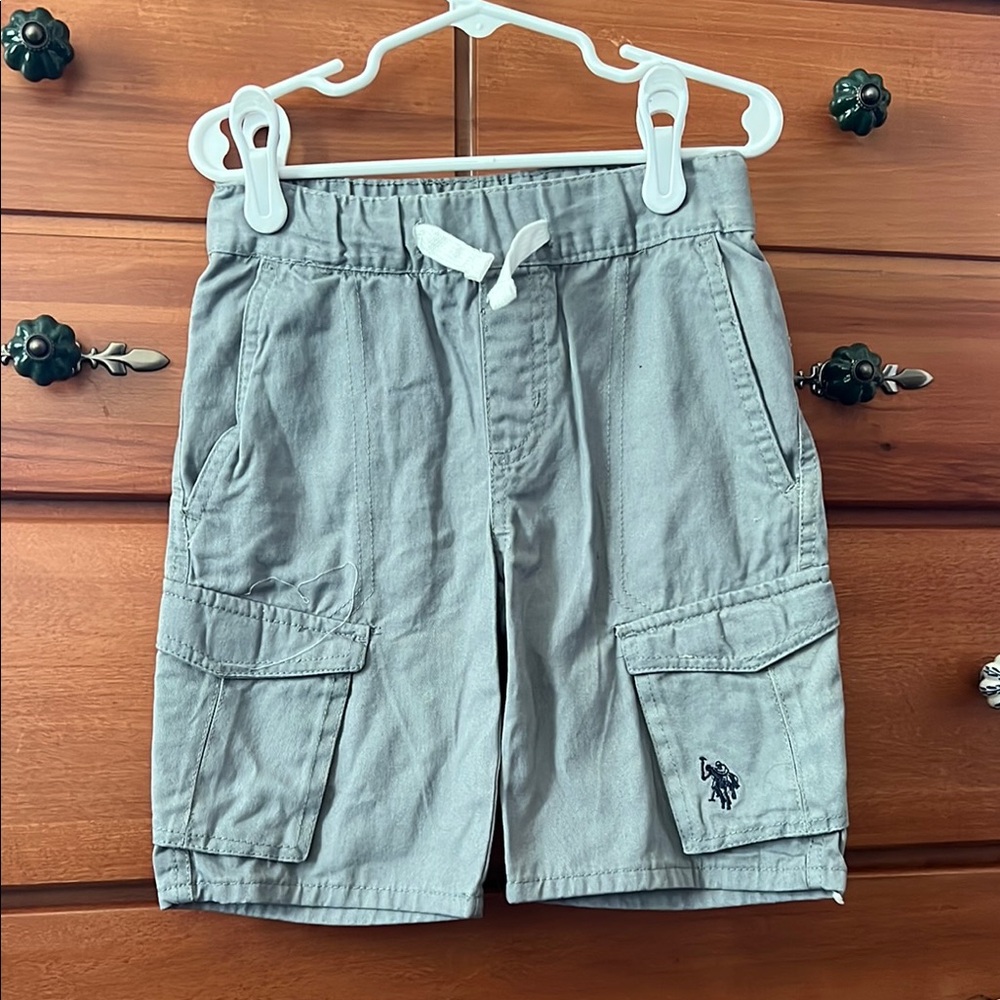 Boys size 6 U.S. Polo Assn. Gray Cargo Shorts with Elastic Waistband